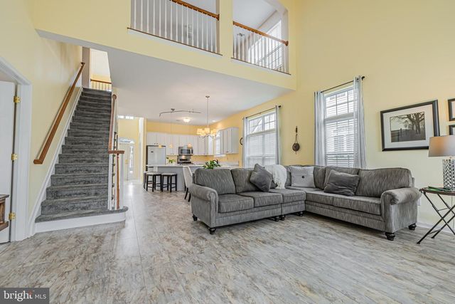 18 LEWIS DR, Mays Landing, NJ 08330
