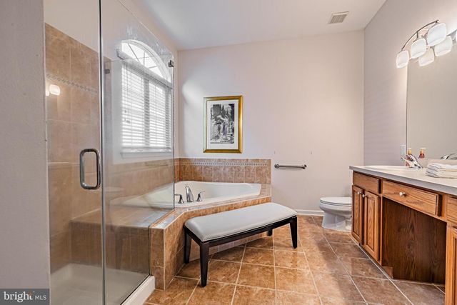 18 LEWIS DR, Mays Landing, NJ 08330