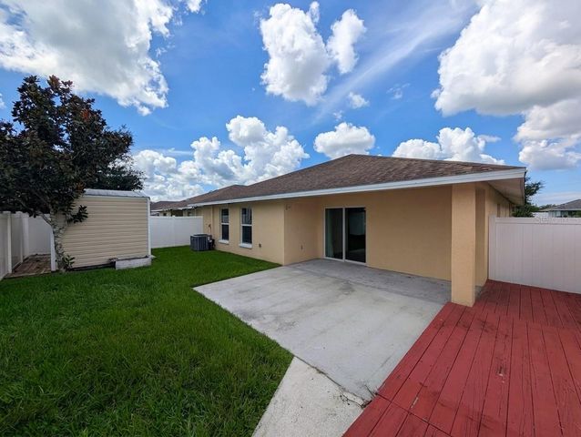 1122 SHARED PASSION STREET, Ruskin, FL 33570