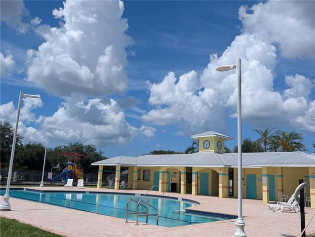 1122 SHARED PASSION STREET, Ruskin, FL 33570
