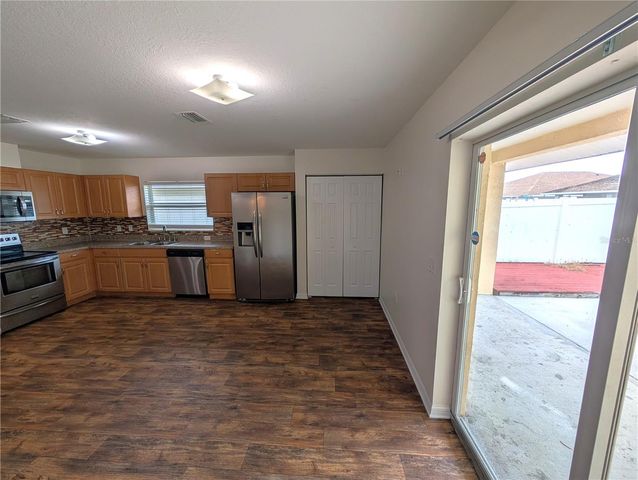 1122 SHARED PASSION STREET, Ruskin, FL 33570
