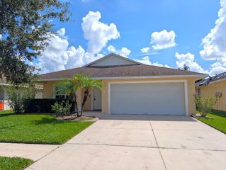 1122 SHARED PASSION STREET, Ruskin, FL 33570