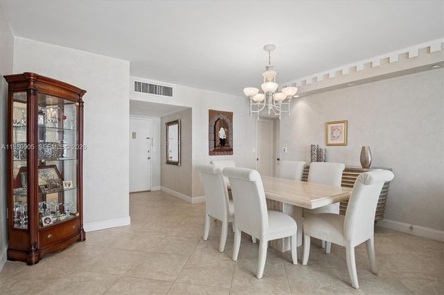 5001 Collins Ave 9H, Miami Beach, FL 33140