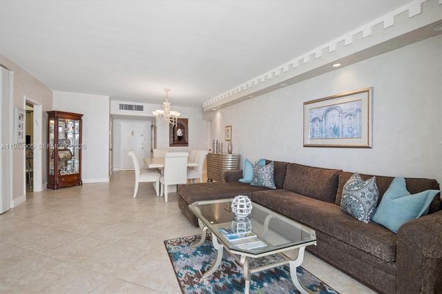 5001 Collins Ave 9H, Miami Beach, FL 33140