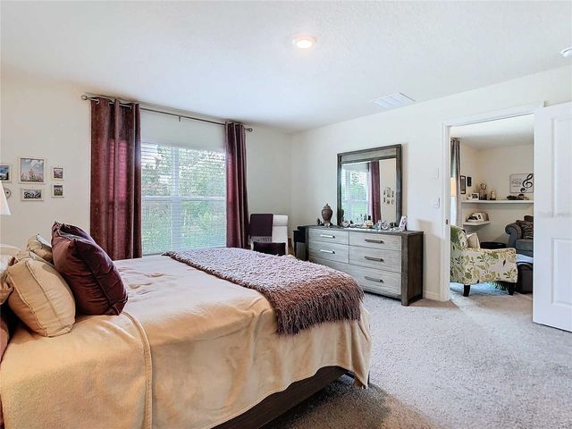 7737 SAIL CLOVER LANE, Zephyrhills, FL 33540