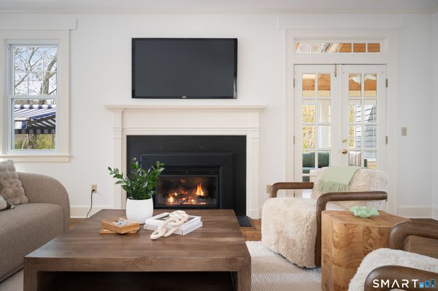 231 Roxbury Road, Stamford, CT 06902