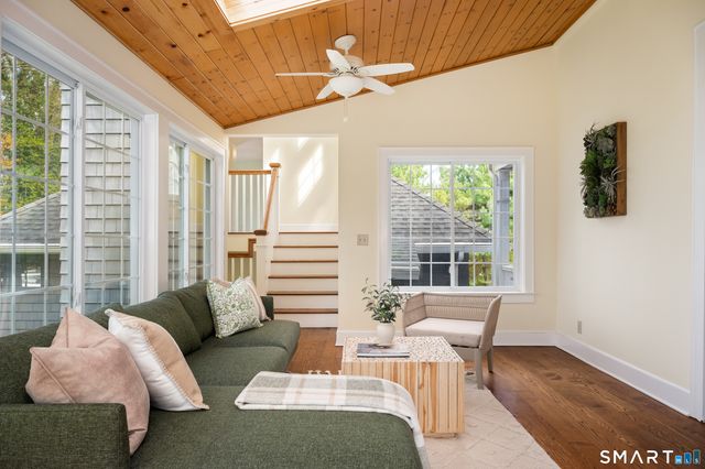 231 Roxbury Road, Stamford, CT 06902