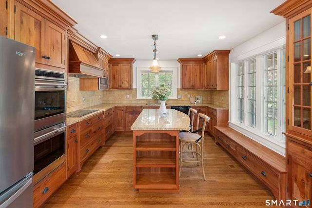 231 Roxbury Road, Stamford, CT 06902