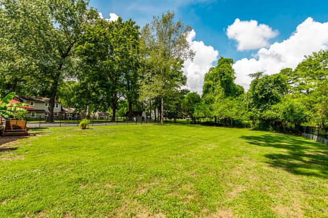 315 Raintree Dr, Hendersonville, TN 37075