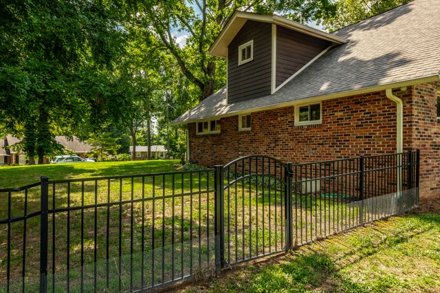 315 Raintree Dr, Hendersonville, TN 37075