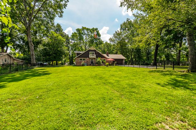 315 Raintree Dr, Hendersonville, TN 37075