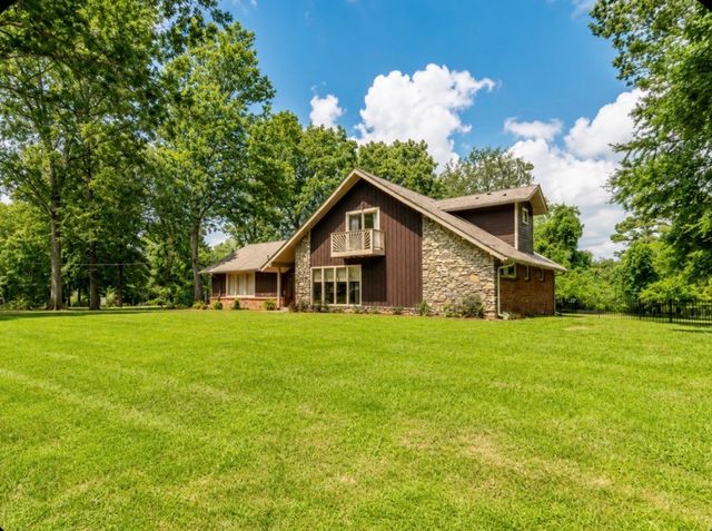 315 Raintree Dr, Hendersonville, TN 37075