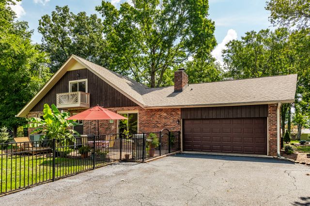 315 Raintree Dr, Hendersonville, TN 37075