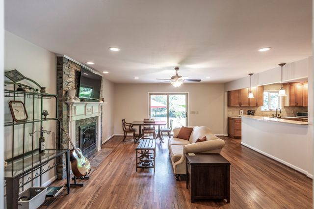 315 Raintree Dr, Hendersonville, TN 37075