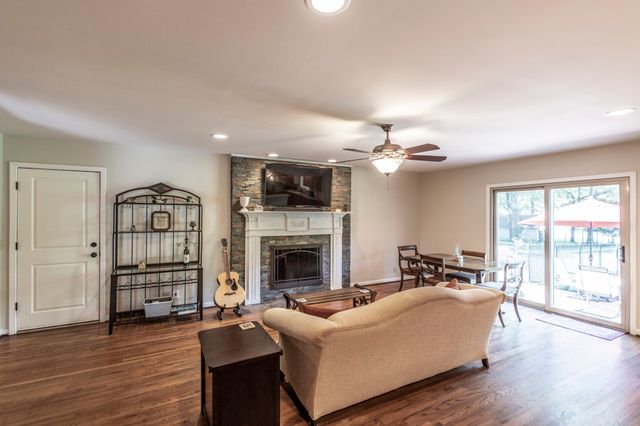 315 Raintree Dr, Hendersonville, TN 37075