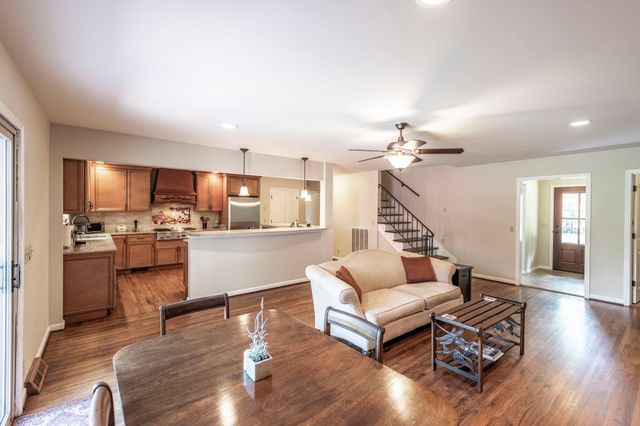 315 Raintree Dr, Hendersonville, TN 37075