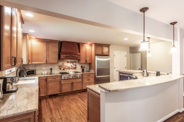 315 Raintree Dr, Hendersonville, TN 37075