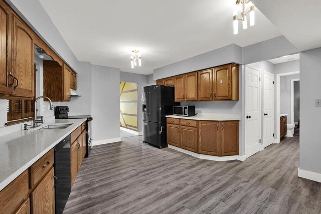 3850 W College AVENUE, Greenfield, WI 53221