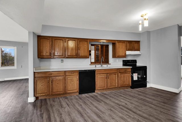 3850 W College AVENUE, Greenfield, WI 53221