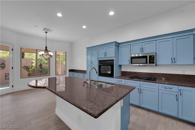 801 White Falcon Street, Las Vegas, NV 89144