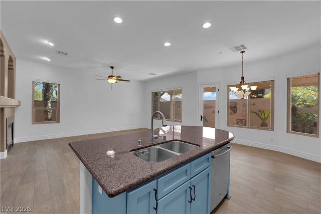 801 White Falcon Street, Las Vegas, NV 89144
