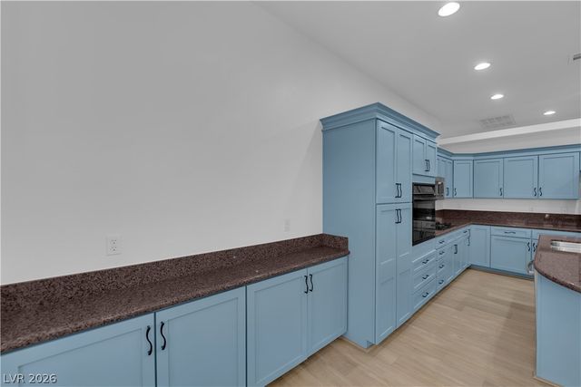 801 White Falcon Street, Las Vegas, NV 89144