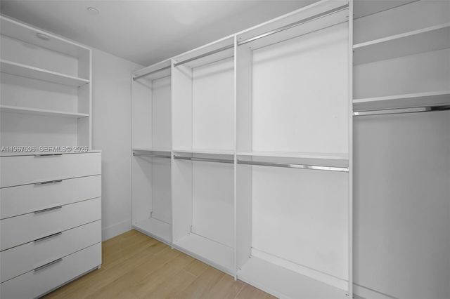 16385 Biscayne Blvd 3020, North Miami Beach, FL 33160