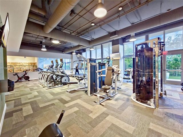 16385 Biscayne Blvd 3020, North Miami Beach, FL 33160