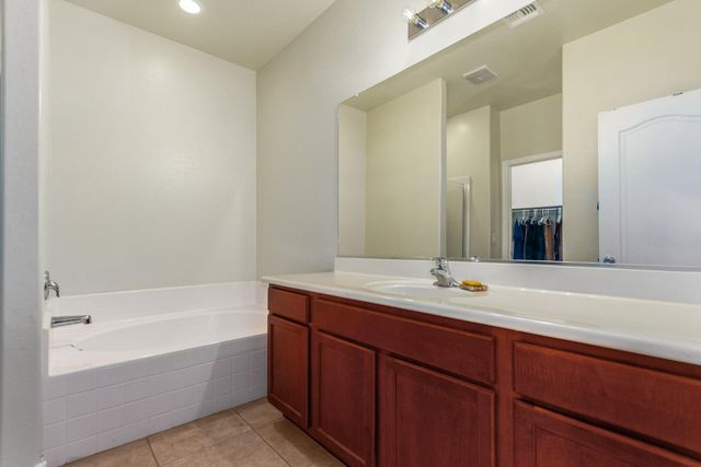 41177 W Lucera Lane, Maricopa, AZ 85138