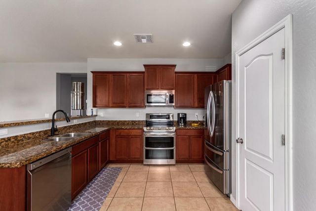 41177 W Lucera Lane, Maricopa, AZ 85138