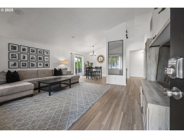 13112 MAGGIE Pl, Oregon City, OR 97045