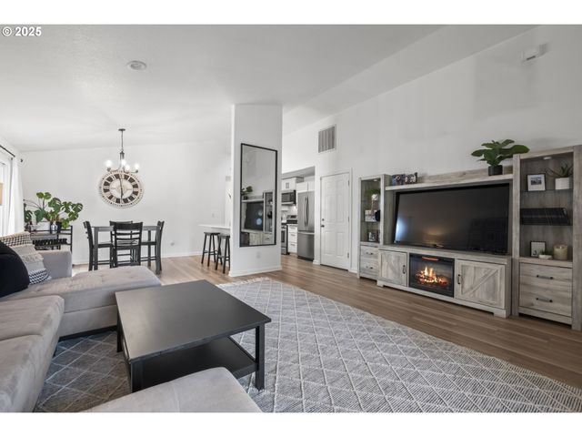 13112 MAGGIE Pl, Oregon City, OR 97045