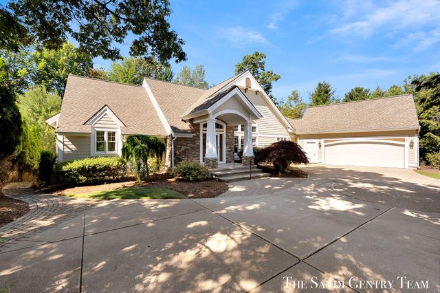18090 Wildwood Springs Parkway, Spring Lake Twp, MI 49456
