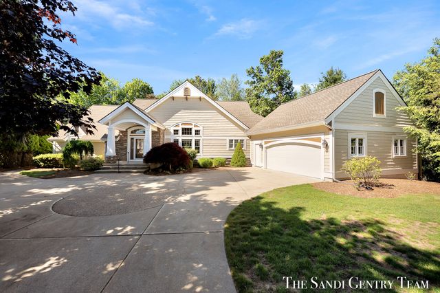 18090 Wildwood Springs Parkway, Spring Lake Twp, MI 49456