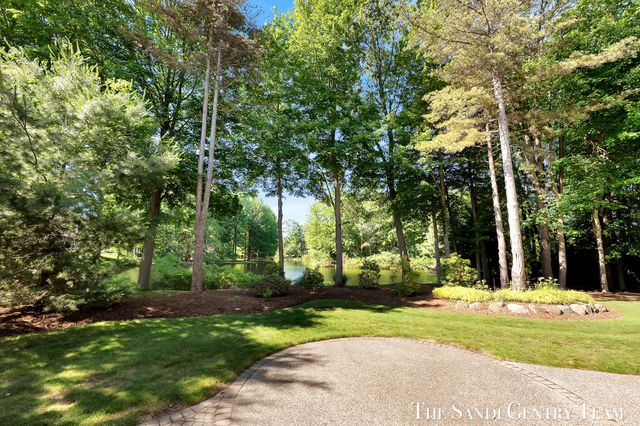 18090 Wildwood Springs Parkway, Spring Lake Twp, MI 49456
