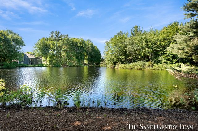 18090 Wildwood Springs Parkway, Spring Lake Twp, MI 49456