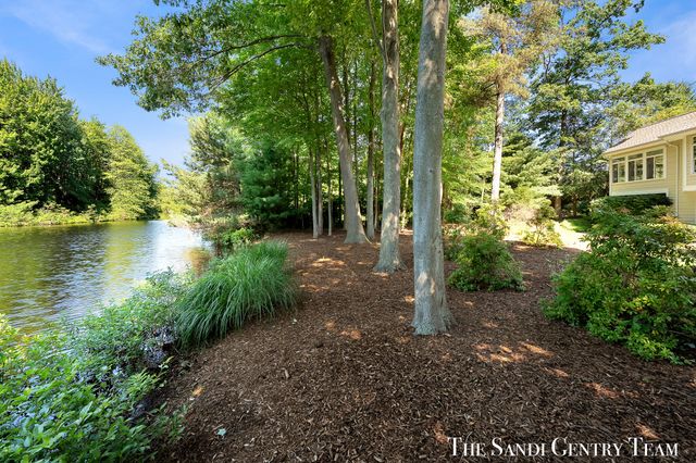 18090 Wildwood Springs Parkway, Spring Lake Twp, MI 49456