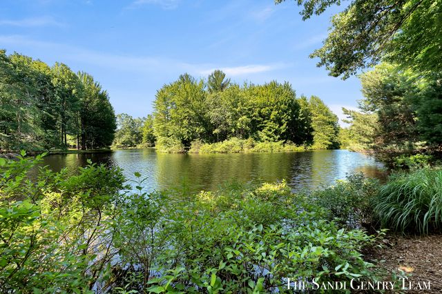 18090 Wildwood Springs Parkway, Spring Lake Twp, MI 49456