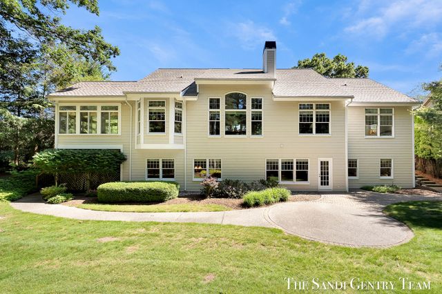 18090 Wildwood Springs Parkway, Spring Lake Twp, MI 49456