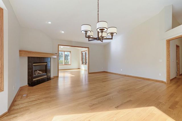 9934 Old Wagon Trail, Eden Prairie, MN 55347