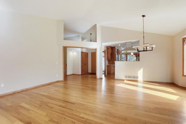 9934 Old Wagon Trail, Eden Prairie, MN 55347