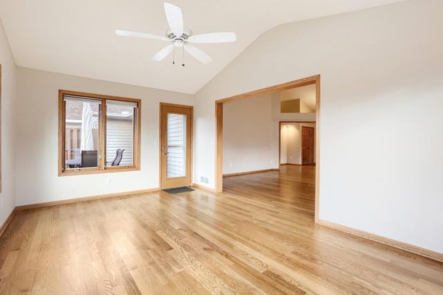 9934 Old Wagon Trail, Eden Prairie, MN 55347