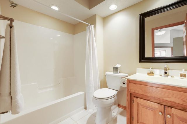 9934 Old Wagon Trail, Eden Prairie, MN 55347