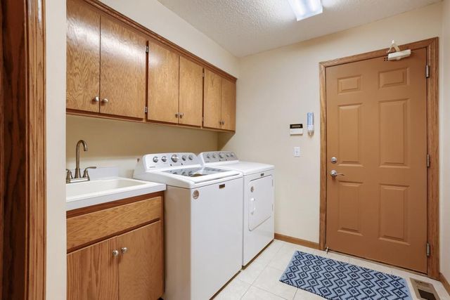 9934 Old Wagon Trail, Eden Prairie, MN 55347