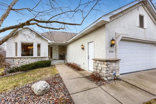 9934 Old Wagon Trail, Eden Prairie, MN 55347