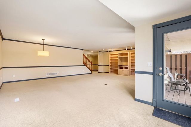 9934 Old Wagon Trail, Eden Prairie, MN 55347