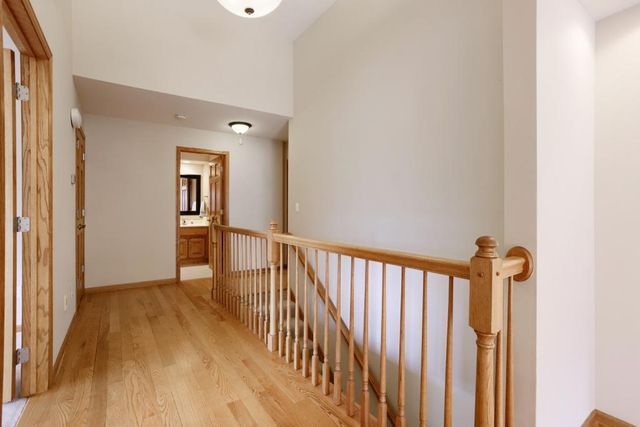 9934 Old Wagon Trail, Eden Prairie, MN 55347