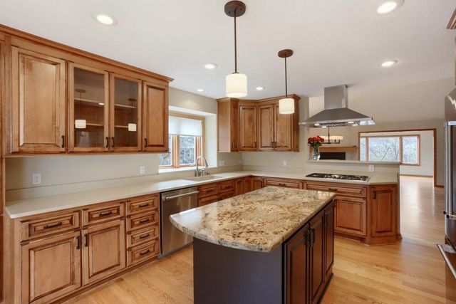 9934 Old Wagon Trail, Eden Prairie, MN 55347