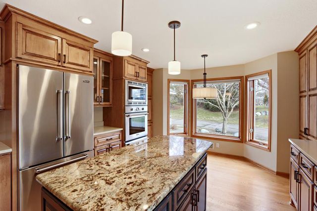 9934 Old Wagon Trail, Eden Prairie, MN 55347