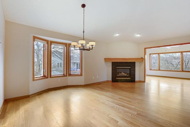 9934 Old Wagon Trail, Eden Prairie, MN 55347